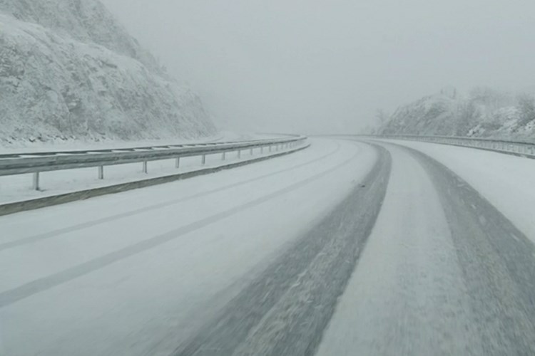 Slika /PU_SD/Slike/zimski uvjeti na cesti.jpg